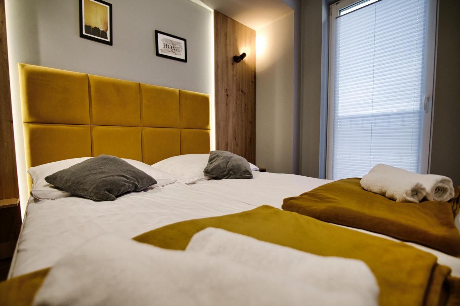 Apartament No82 Yellow Holiday Home Zator Exteriör bild