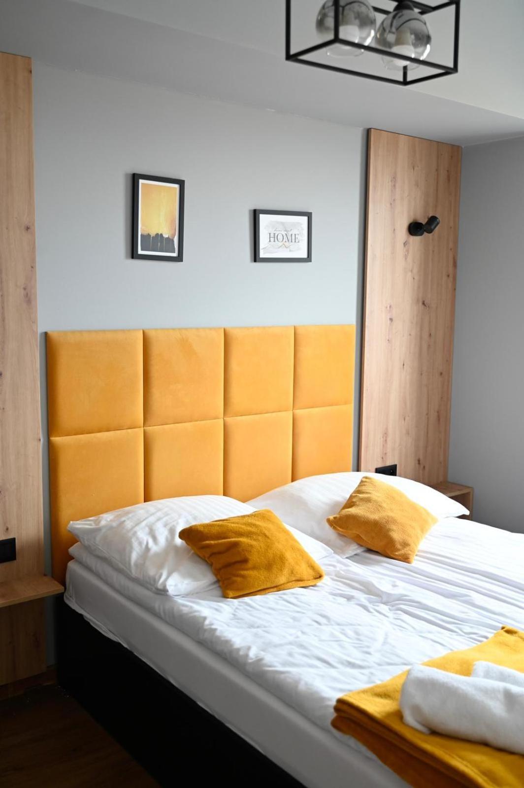 Apartament No82 Yellow Holiday Home Zator Exteriör bild